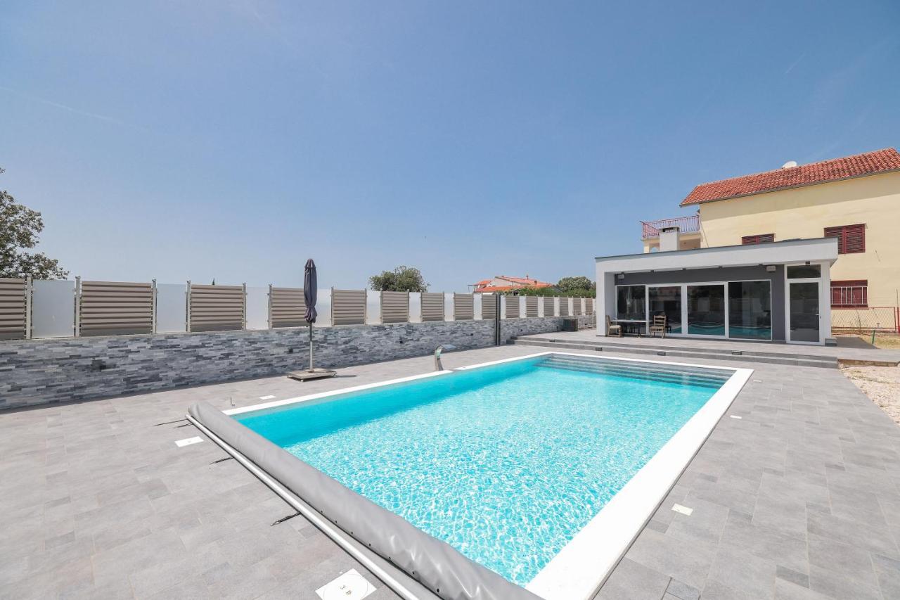Apartments Nicola With Private Pool 비빈제 외부 사진