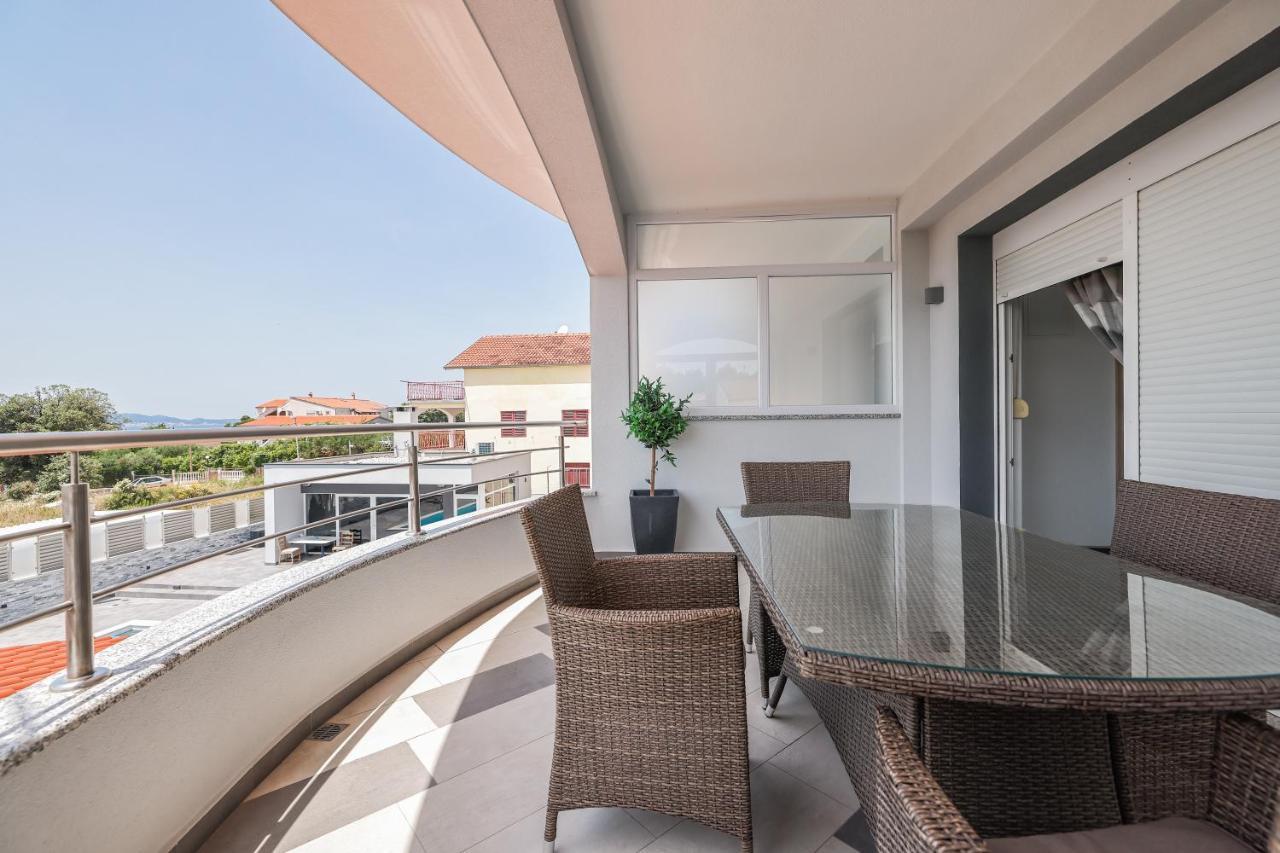 Apartments Nicola With Private Pool 비빈제 외부 사진