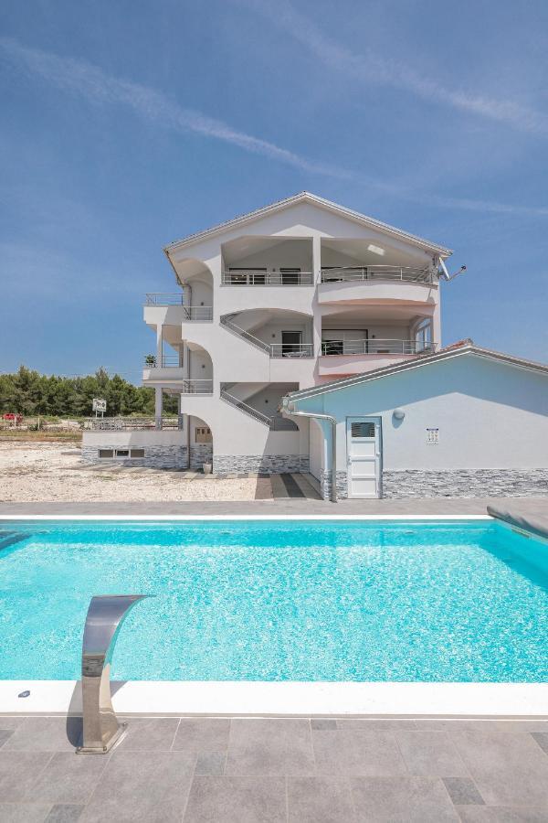 Apartments Nicola With Private Pool 비빈제 외부 사진