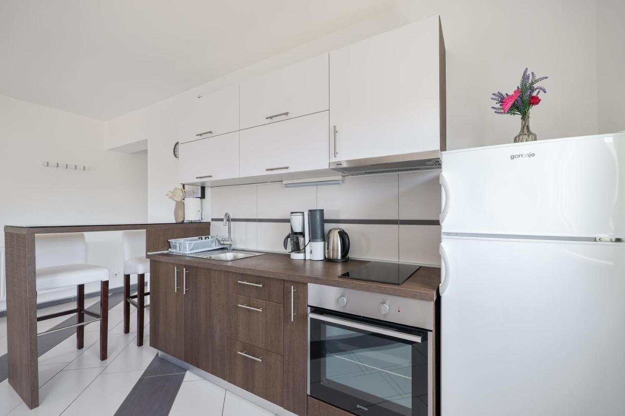 Apartments Nicola With Private Pool 비빈제 외부 사진